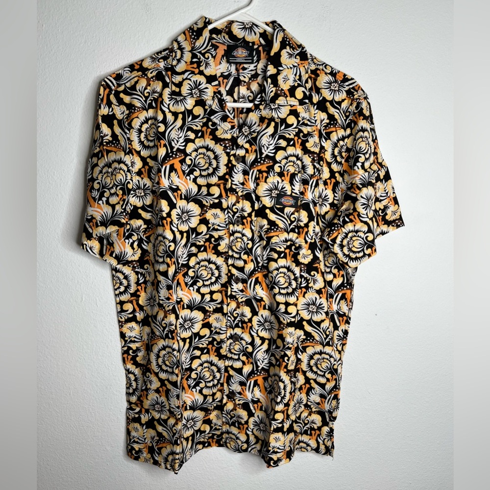 Dickies Button Up Shirt Men's Size Small Flowered Print